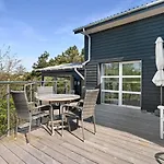 Beautiful In With 1 Bedrooms *
