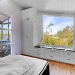 Beautiful In With 1 Bedrooms
