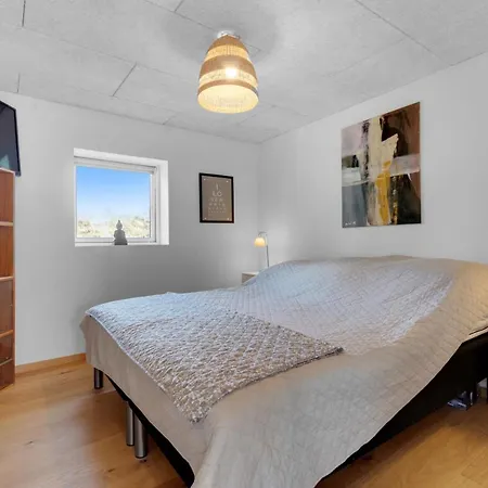 Beautiful In With 1 Bedrooms Holiday home *