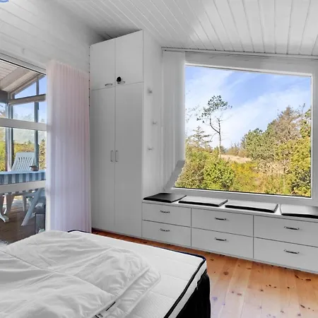 Beautiful In With 1 Bedrooms