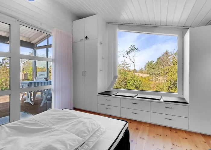 Beautiful In With 1 Bedrooms